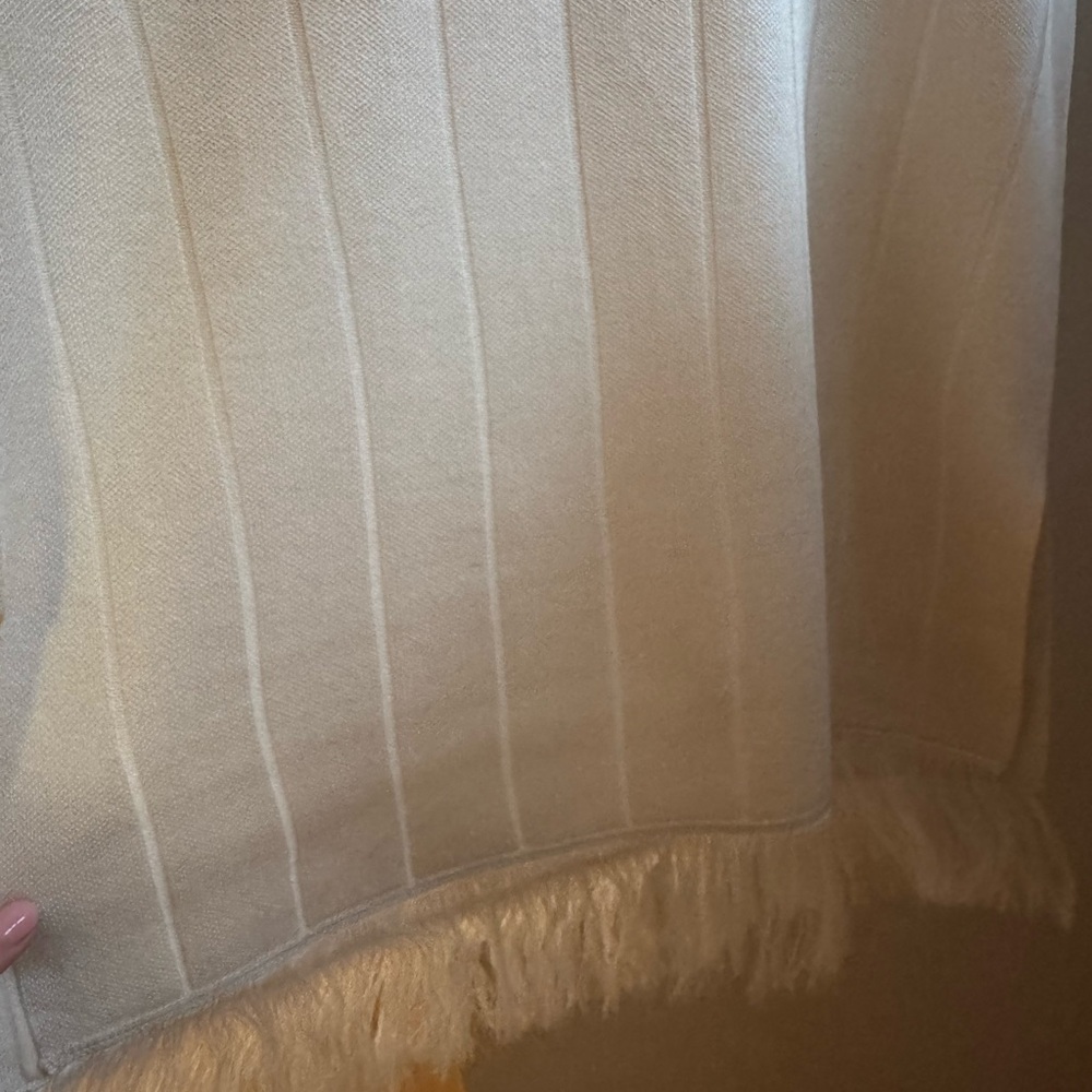 DISSH White Sleeveless Crew Neck Sheath Top - Picture 8 of 8